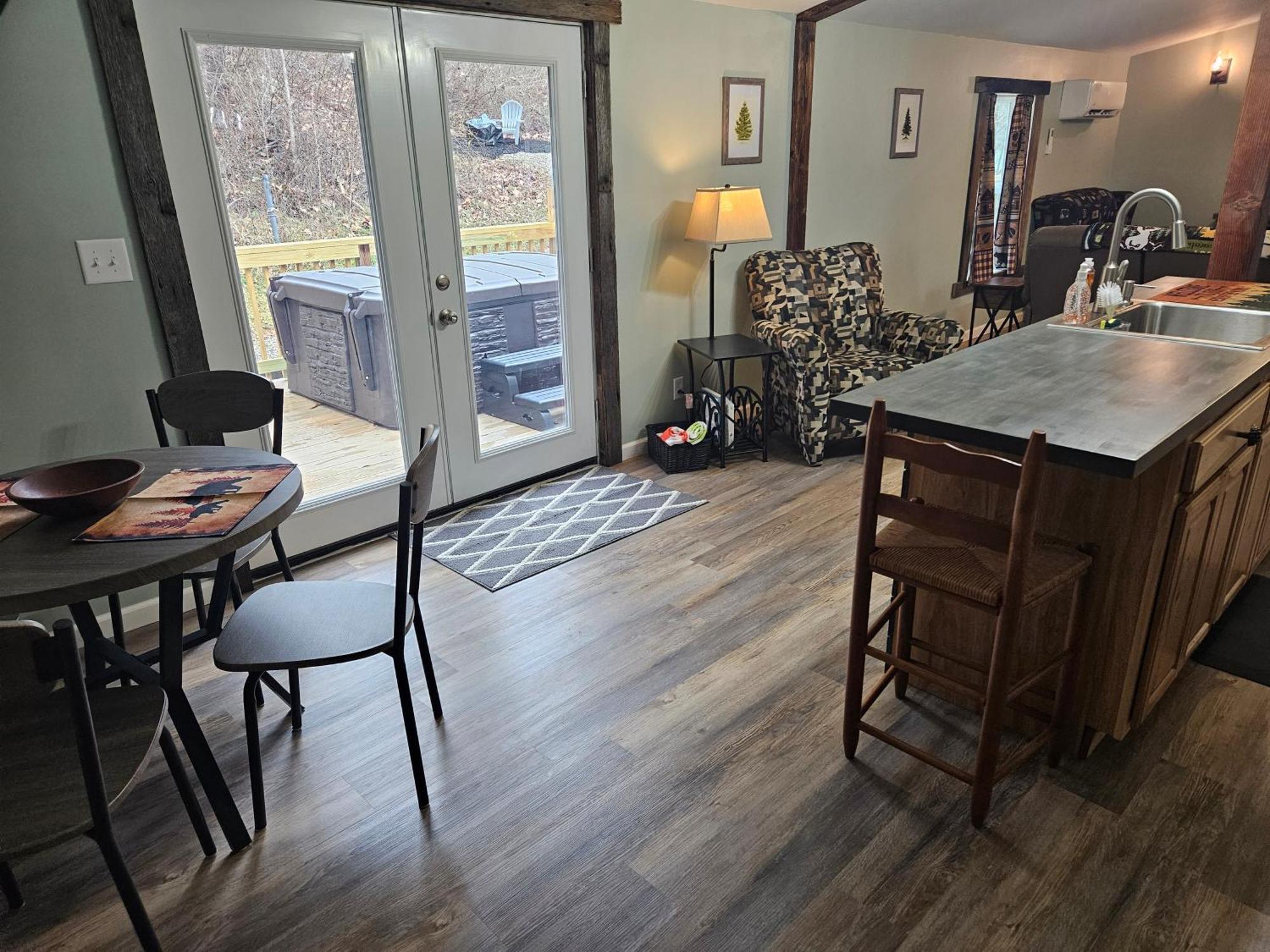 Grey Pines At Hocking Vacations Villa Logan Exterior photo