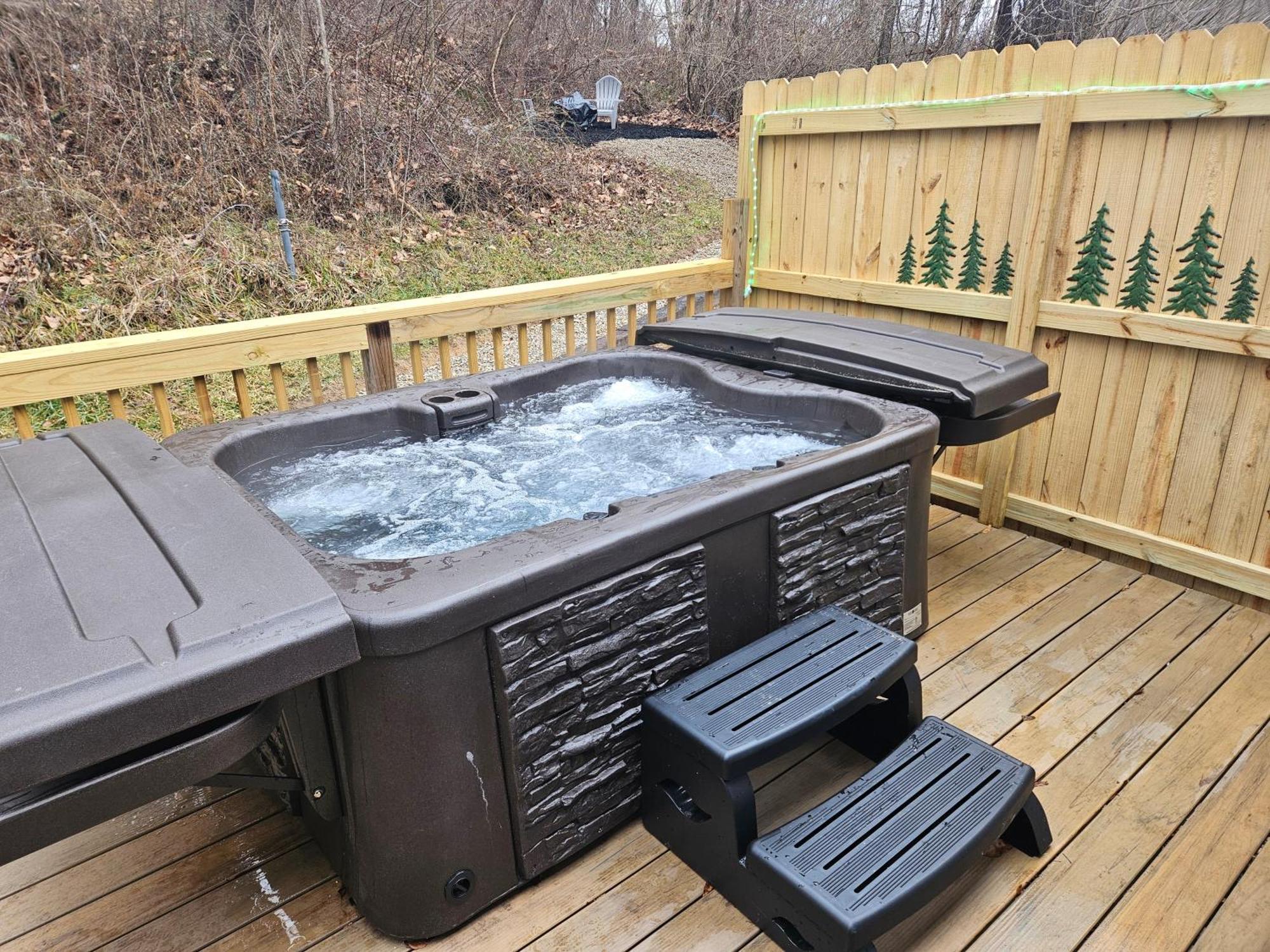 Grey Pines At Hocking Vacations Villa Logan Exterior photo